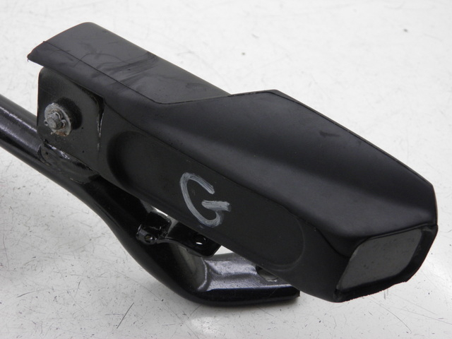 photo de Piastra poggiapiedi posteriore sinistra HONDA FES S-WING SWING ABS 125 (2007 - 2015) - Stato della superficie e materiale