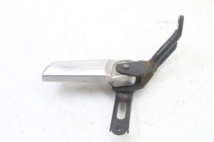 photo de Piastra poggiapiedi posteriore sinistra HONDA PCX (JF57/JF64) 125 (2014 - 2018) - Dettaglio del componente