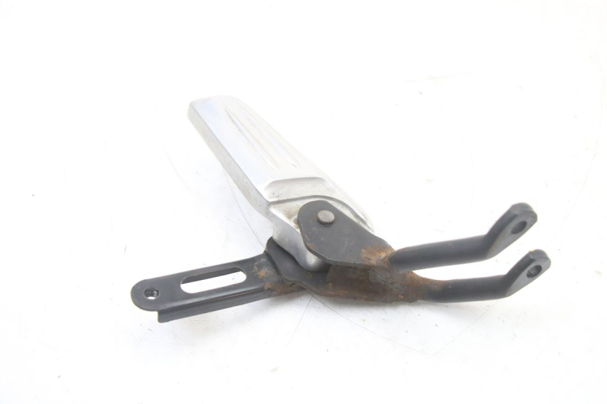 photo de Piastra poggiapiedi posteriore sinistra HONDA PCX (JF57/JF64) 125 (2014 - 2018) - Zoom sullo stato d'uso