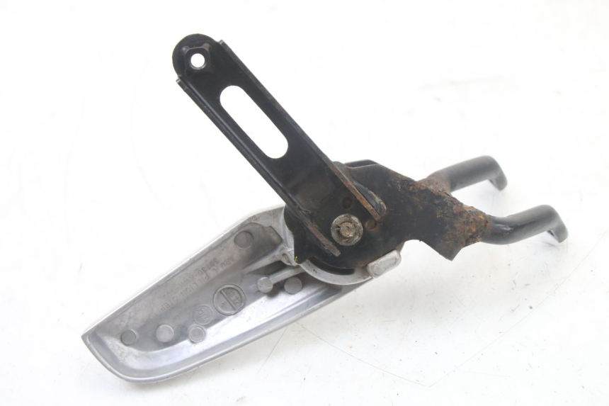 photo de Piastra poggiapiedi posteriore sinistra HONDA PCX (JF57/JF64) 125 (2014 - 2018) - Altra angolazione