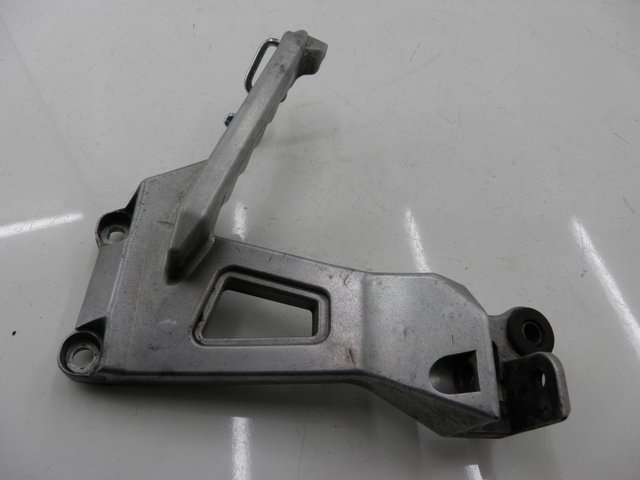 photo de PEDANA POSTERIORE SINISTRA SUPPORTO HONDA VFR 750 (1990 - 1993) - Vista principale