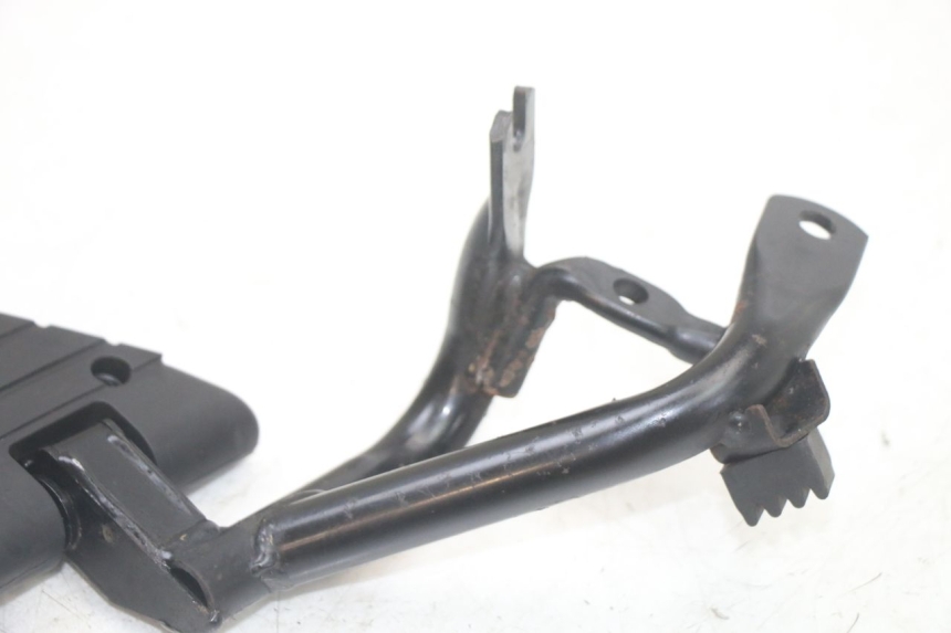 photo de PEDANA POSTERIORE SINISTRA SUPPORTO KYMCO PEOPLE S 125 (2000 - 2008) - Zoom sullo stato d'uso