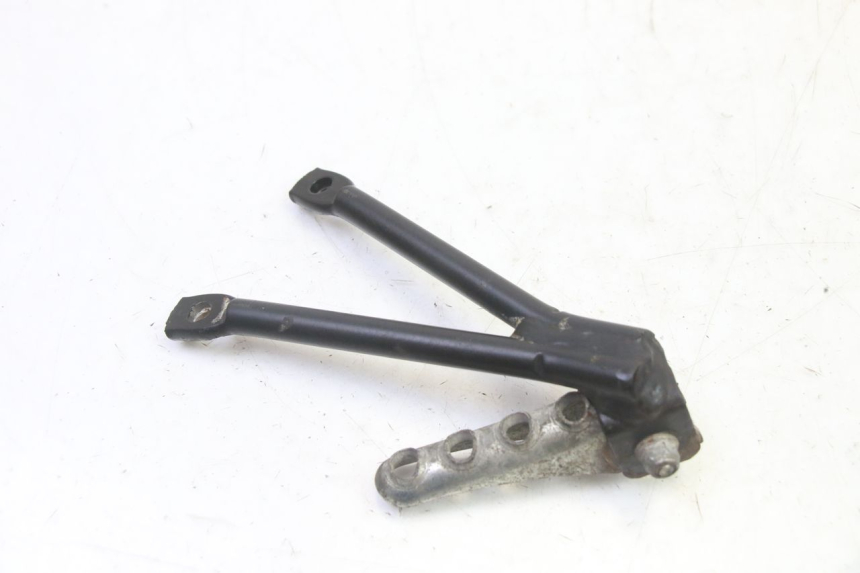 photo de PIASTRA PEDANA POSTERIORE SINISTRA RIEJU MRT 50 (2018 - 2021) - Dettagli dei punti di fissaggio