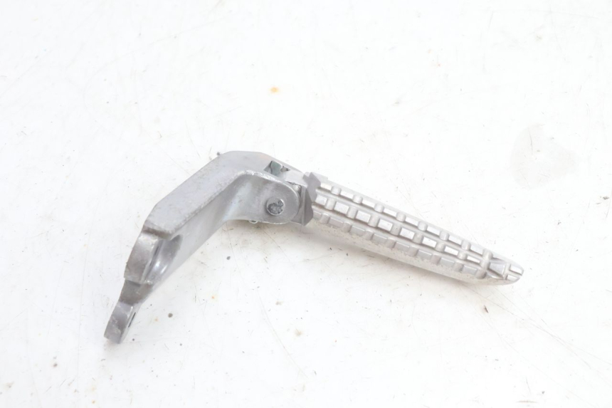 photo de PEDANA POSTERIORE SINISTRA SUPPORTO YAMAHA N-MAX NMAX 125 (2021 - 2024) - Altra angolazione