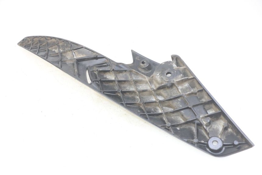 photo de PIASTRA PEDANA POSTERIORE SINISTRA GILERA NEXUS 125 (2007 - 2009) - Primo piano tecnico