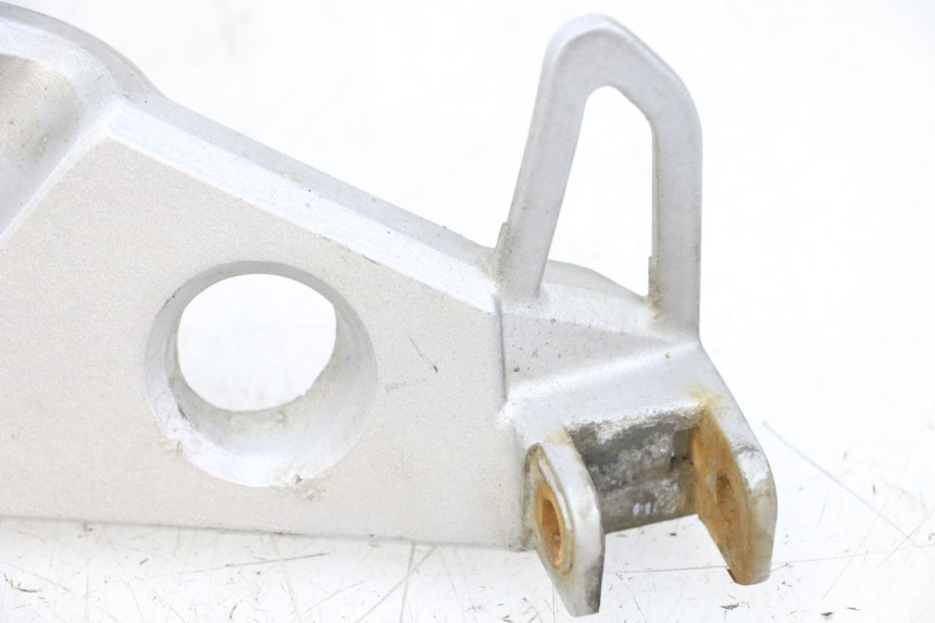 photo de PEDANA POSTERIORE SINISTRA SUPPORTO HONDA NSR R 125 (1994 - 2003) - Dettagli dei punti di fissaggio