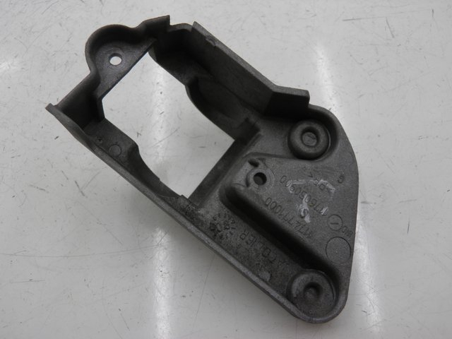 photo de PIASTRA PEDANA POSTERIORE SINISTRA PEUGEOT JET FORCE CARBU 50 (2003 - 2016) - Dettaglio del componente