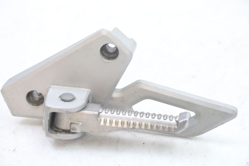 photo de PEDANA POSTERIORE SINISTRA SUPPORTO PEUGEOT SPEEDFIGHT 3 LC 2T 50 (2009 - 2015) - Altra angolazione