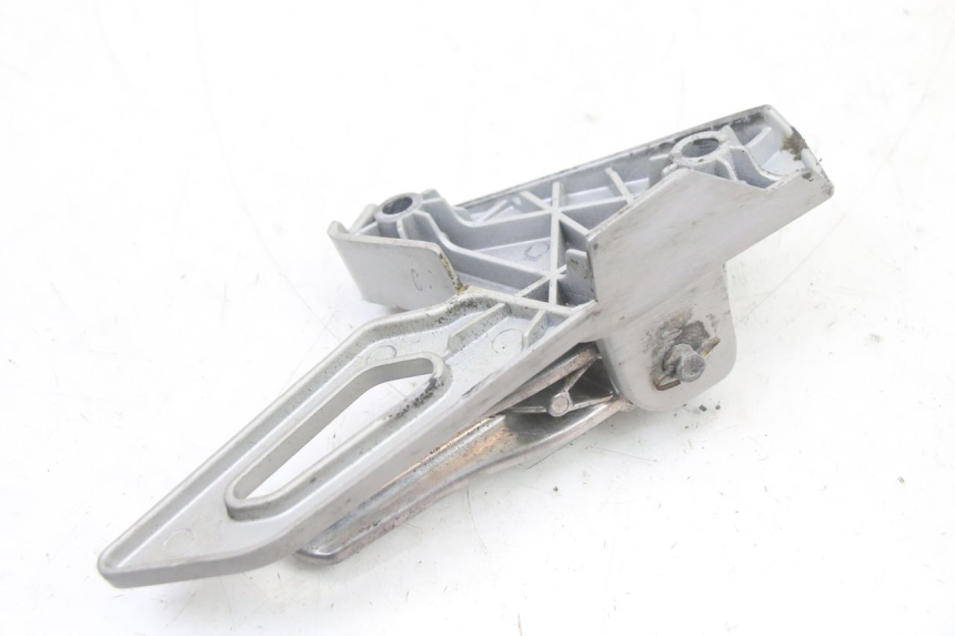 photo de PEDANA POSTERIORE SINISTRA SUPPORTO PEUGEOT SPEEDFIGHT 3 LC 2T 50 (2009 - 2015) - Dettagli dei punti di fissaggio