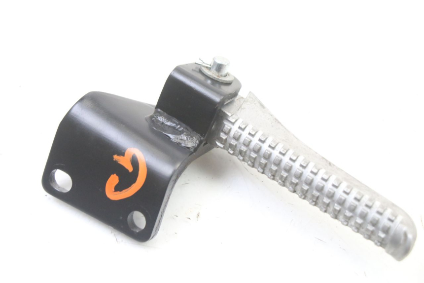 photo de PEDANA POSTERIORE SINISTRA SUPPORTO PIAGGIO NRG POWER PUREJET 50 (2018 - 2021) - Zoom sullo stato d'uso