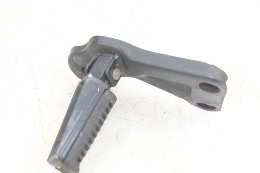 photo de PIASTRA PEDANA POSTERIORE SINISTRA YAMASAKI ROADSTER 50 (2013 - 2018) - Altra angolazione