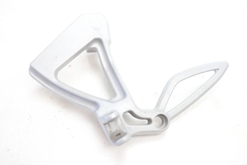 photo de PEDANA POSTERIORE SINISTRA SUPPORTO CAN-AM SPYDER RS 1000 (2008 - 2012) - Dettaglio del componente