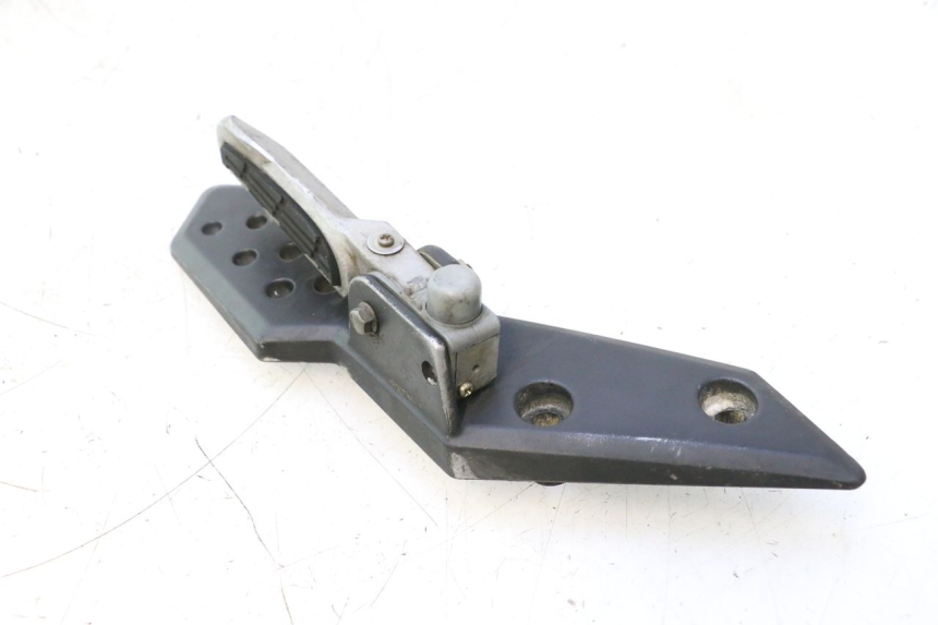 photo de PEDANA POSTERIORE SINISTRA SUPPORTO KYMCO SUPER 8 2T 50 (2007 - 2013) - Altra angolazione