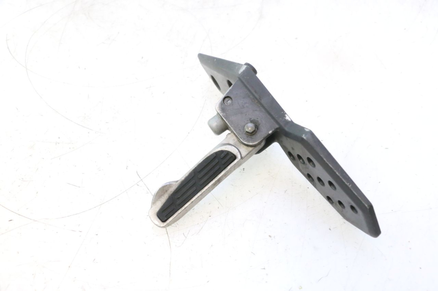 photo de PEDANA POSTERIORE SINISTRA SUPPORTO KYMCO SUPER 8 2T 50 (2007 - 2013) - Stato della superficie e materiale