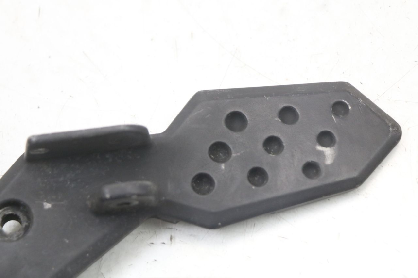 photo de PEDANA POSTERIORE SINISTRA SUPPORTO KYMCO SUPER 8 125 (2008 - 2015) - Zoom sullo stato d'uso