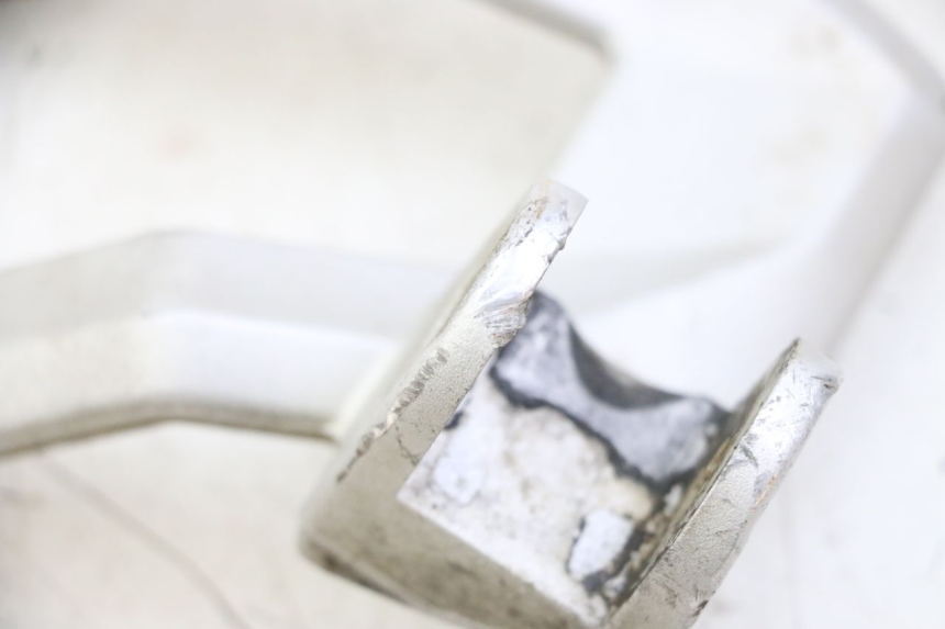 photo de PEDANA POSTERIORE SINISTRA SUPPORTO KTM SUPERENDURO R 950 (2005 - 2009) - Dettaglio del componente