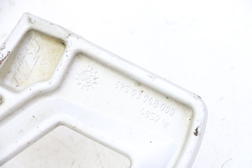 photo de PEDANA POSTERIORE SINISTRA SUPPORTO KTM SUPERENDURO R 950 (2005 - 2009) - Altra angolazione