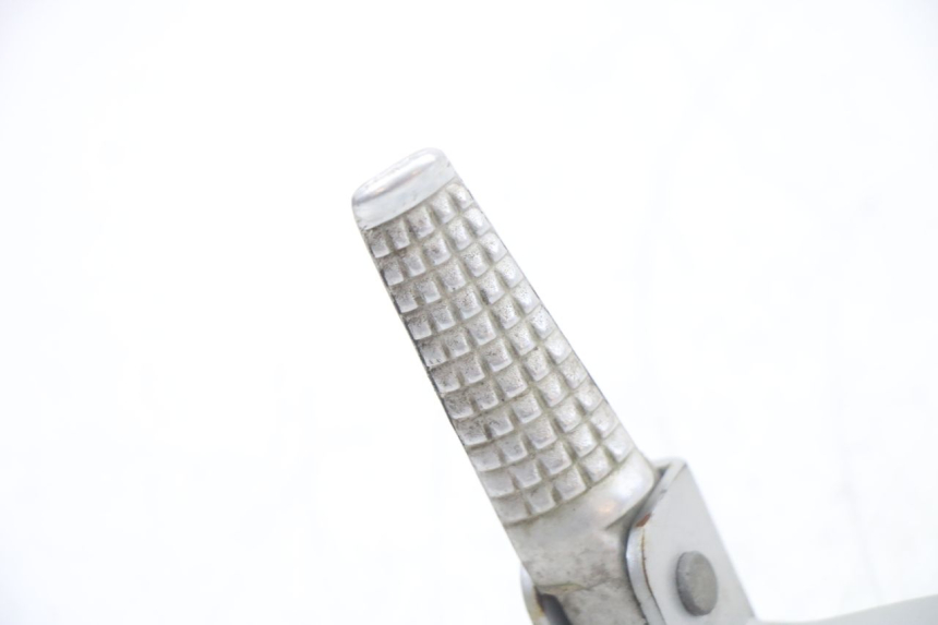 photo de PIASTRA PEDANA POSTERIORE SINISTRA SUZUKI GSF S BANDIT 600 (2000 - 2004) - Zoom sullo stato d'uso