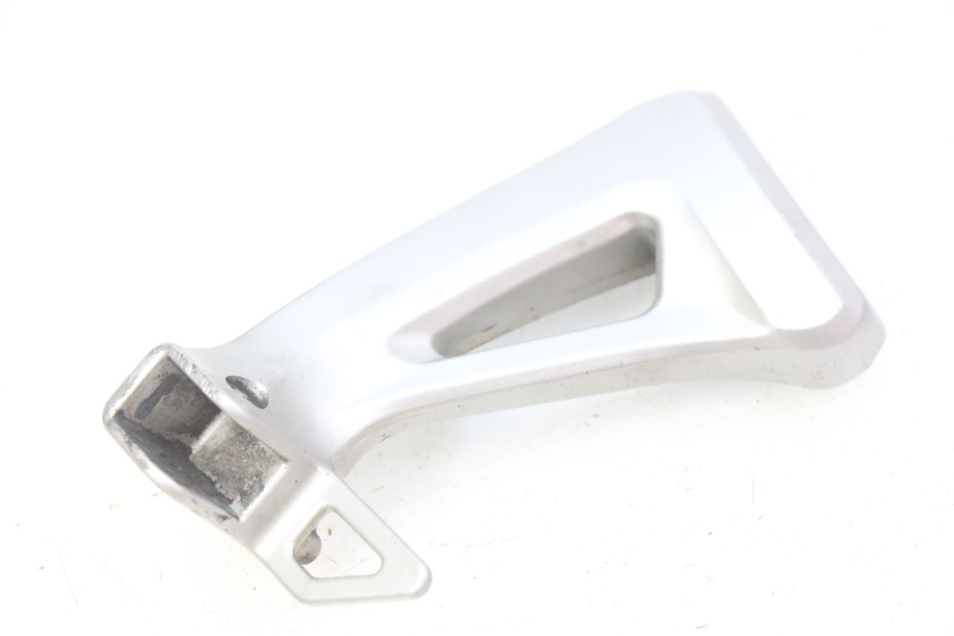 photo de PIASTRA PEDANA POSTERIORE SINISTRA SUZUKI SV N 650 (1999 - 2002) - Altra angolazione