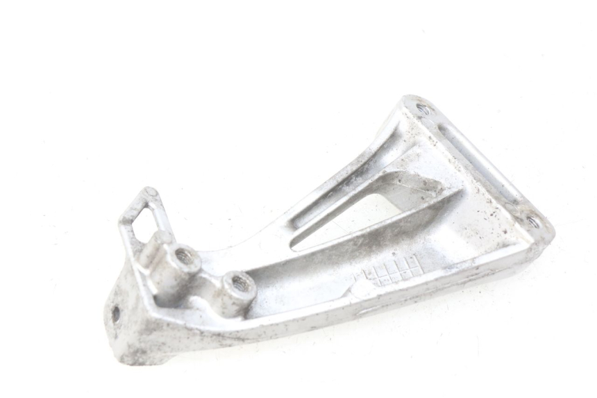 photo de PIASTRA PEDANA POSTERIORE SINISTRA SUZUKI SV S 650 (1999 - 2002) - Dettagli dei punti di fissaggio