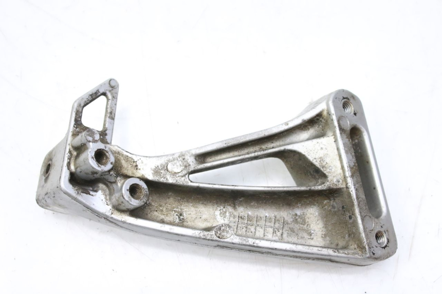 photo de PIASTRA PEDANA POSTERIORE SINISTRA SUZUKI SV S 650 (1999 - 2002) - Altra angolazione