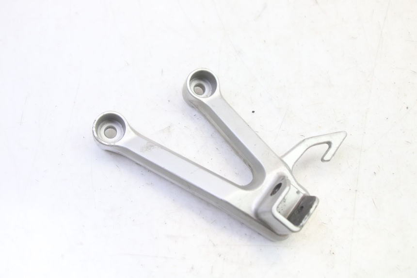 photo de PEDANA POSTERIORE SINISTRA SUPPORTO SUZUKI SV S 650 (2003 - 2009) - Vista principale