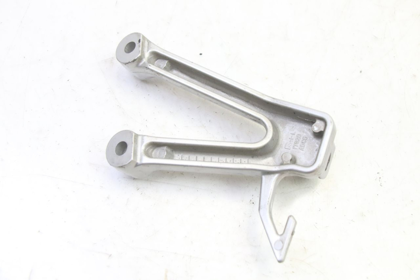 photo de PEDANA POSTERIORE SINISTRA SUPPORTO SUZUKI SV S 650 (2003 - 2009) - Altra angolazione