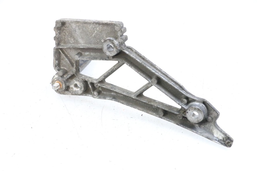 photo de Piastra poggiapiedi posteriore sinistra YAMAHA XJ F 900 (1983 - 1994) - Zoom sullo stato d'uso