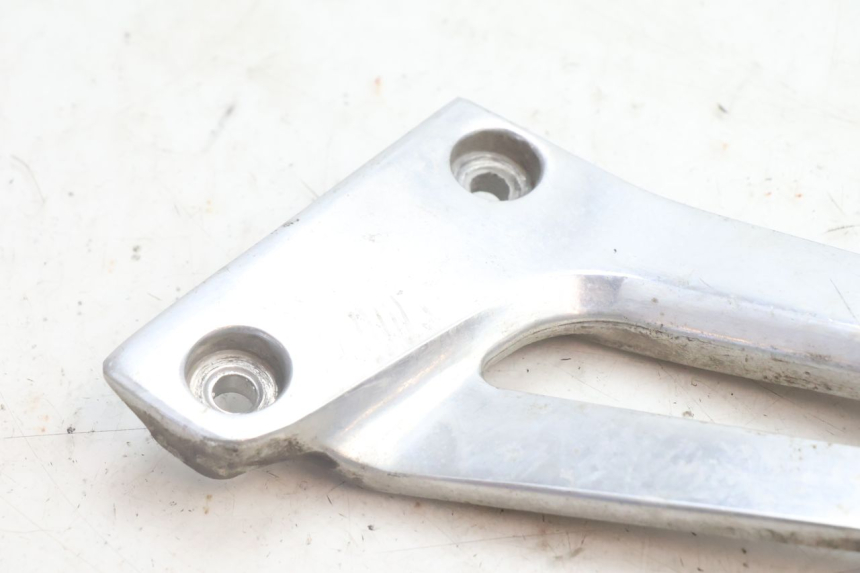 photo de PEDANA POSTERIORE SINISTRA SUPPORTO YAMAHA XJR 1300 (1998 - 2002) - Dettaglio del componente