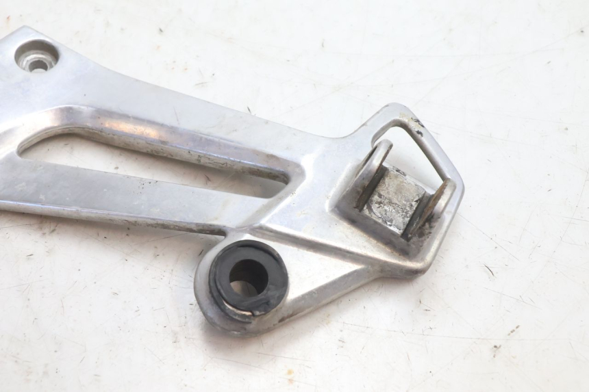 photo de PEDANA POSTERIORE SINISTRA SUPPORTO YAMAHA XJR 1300 (1998 - 2002) - Zoom sullo stato d'uso