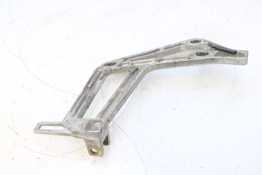 photo de PEDANA POSTERIORE SINISTRA SUPPORTO HONDA XRV AFRICA TWIN 750 (1990 - 1992) - Primo piano tecnico