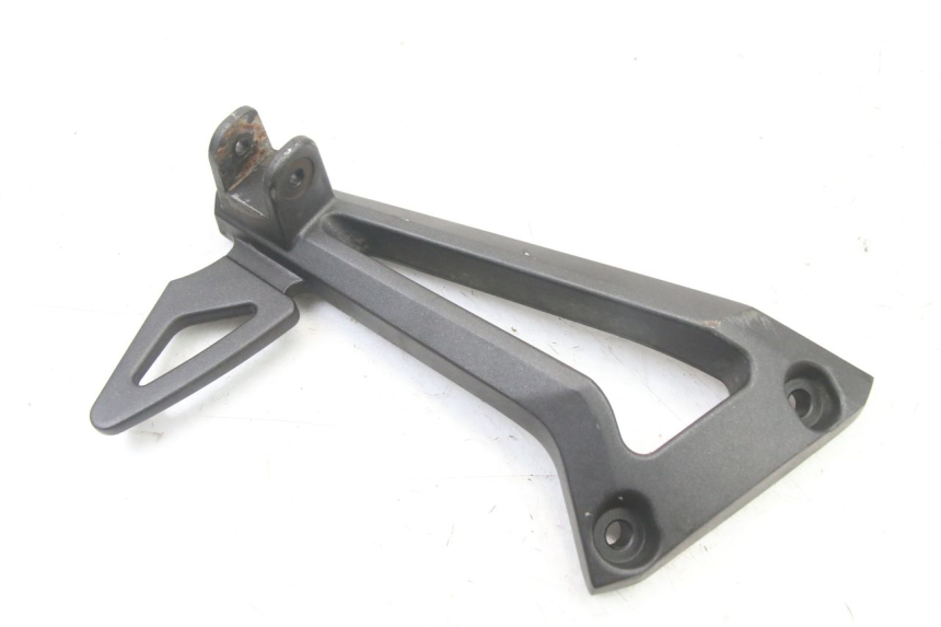 photo de PEDANA POSTERIORE SINISTRA SUPPORTO YAMAHA FZ6 FAZER S2 600 (2007 - 2011) - Altra angolazione