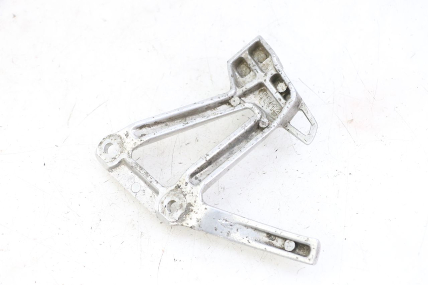 photo de PEDANA POSTERIORE SINISTRA SUPPORTO YAMAHA FZS FAZER 600 (2001 - 2003) - Zoom sullo stato d'uso