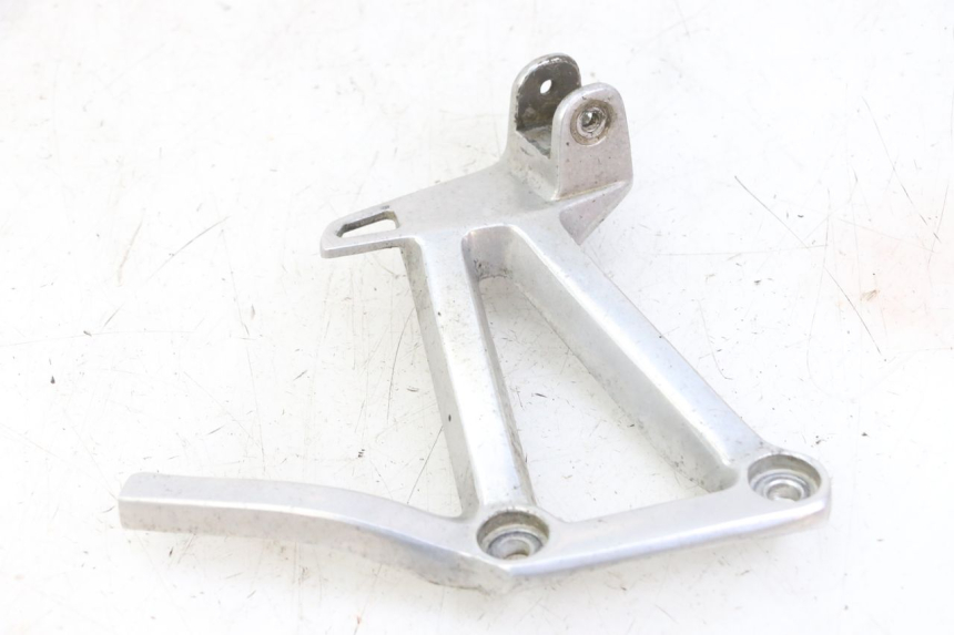 photo de PEDANA POSTERIORE SINISTRA SUPPORTO YAMAHA FZS FAZER 600 (2001 - 2003) - Vista d'insieme del prodotto