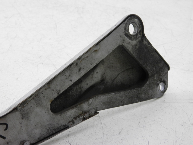 photo de Piastra poggiapiedi posteriore sinistra YAMAHA YBR CUSTOM 125 (2008 - 2010) - Zoom sullo stato d'uso