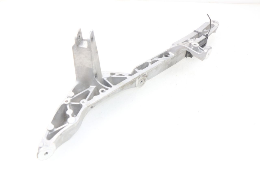 photo de PEDANA POSTERIORE SINISTRA SUPPORTO YAMAHA YP T-MAX TMAX 530 (2017 - 2020) - Zoom sullo stato d'uso