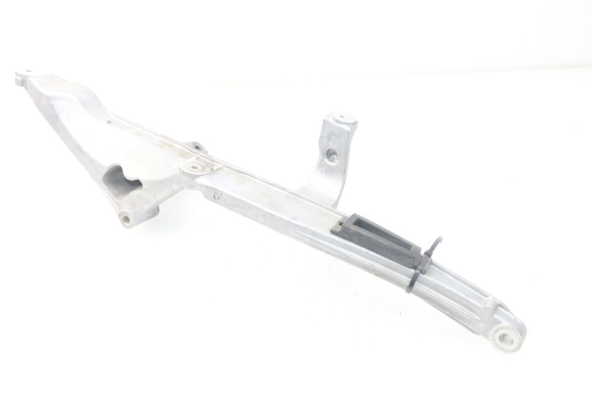 photo de PEDANA POSTERIORE SINISTRA SUPPORTO YAMAHA YP T-MAX TMAX 530 (2017 - 2020) - Primo piano tecnico