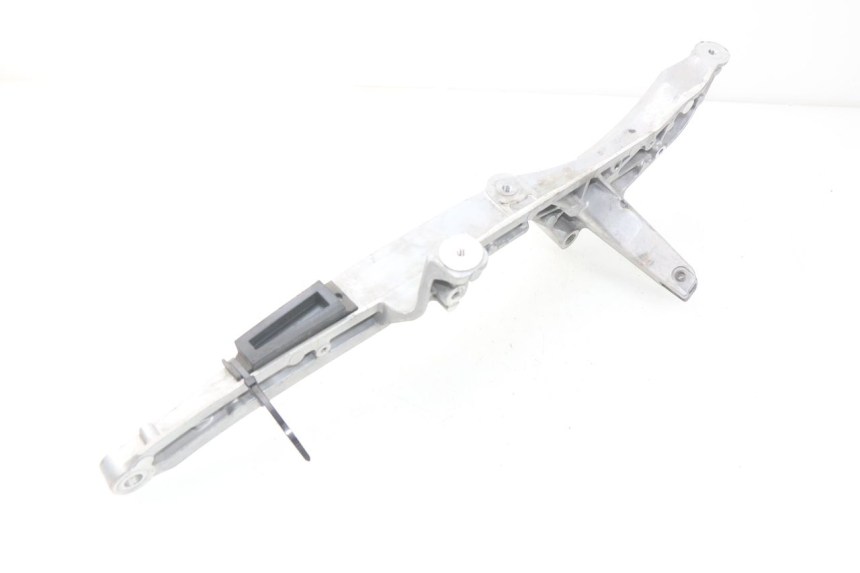 photo de PEDANA POSTERIORE SINISTRA SUPPORTO YAMAHA YP T-MAX TMAX 530 (2017 - 2020) - Vista d'insieme del prodotto