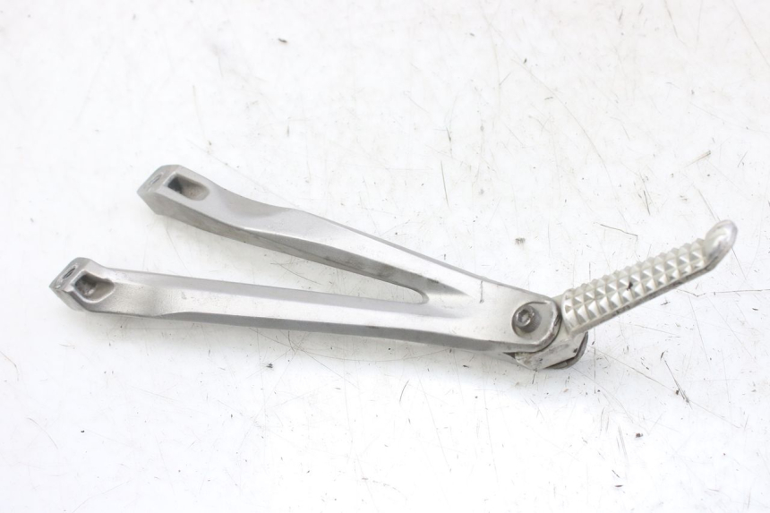 photo de PIASTRA PEDANA POSTERIORE SINISTRA YAMAHA YZF R1 1000 (2007 - 2008) - Zoom sullo stato d'uso