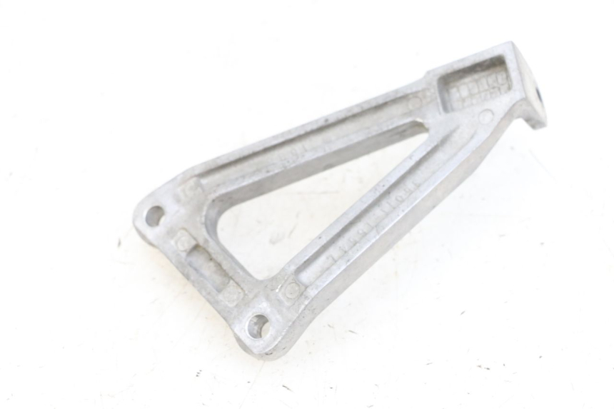 photo de PEDANA POSTERIORE SINISTRA SUPPORTO KAWASAKI ZR 7 750 (1999 - 2004) - Altra angolazione