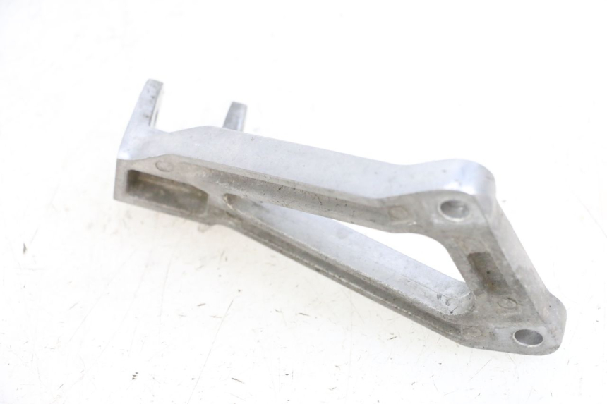 photo de PEDANA POSTERIORE SINISTRA SUPPORTO KAWASAKI ZR 7 750 (1999 - 2004) - Primo piano tecnico