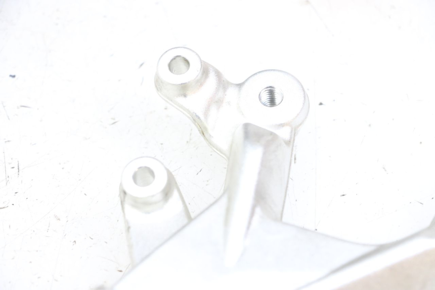 photo de PEDANA ANTERIORE DESTRA SUPPORTO BMW S RR ABS S1000RR 1000 (2015 - 2018) - Primo piano tecnico