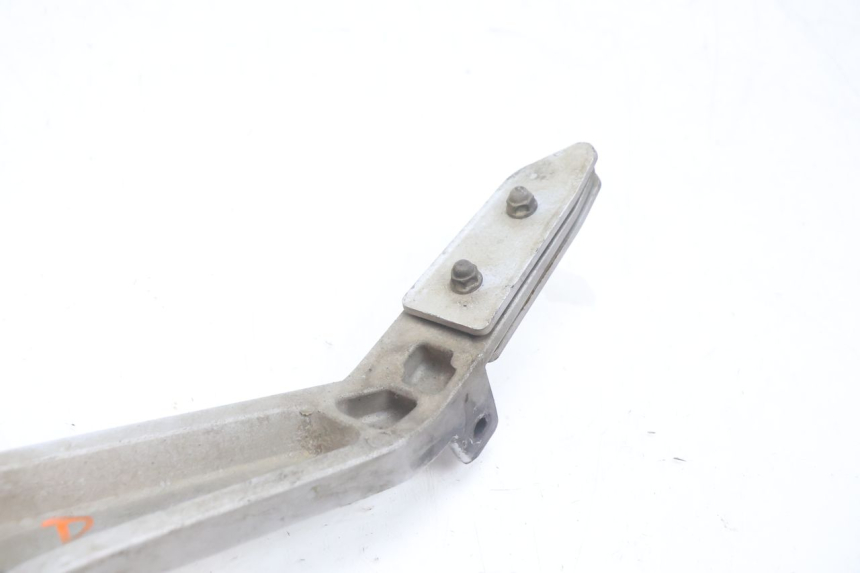 photo de PEDANA ANTERIORE DESTRA SUPPORTO HONDA CB F HORNET 600 (2005 - 2006) - Dettagli dei punti di fissaggio