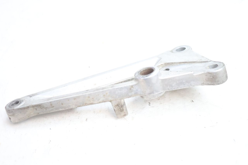 photo de PEDANA ANTERIORE DESTRA SUPPORTO HONDA CB TWO FIFTY 250 (1991 - 2002) - Altra angolazione