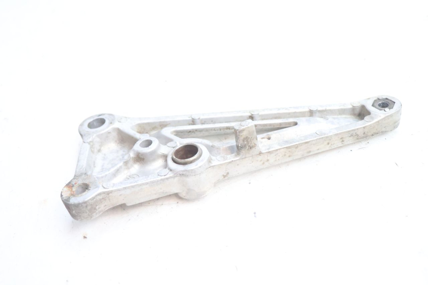 photo de PEDANA ANTERIORE DESTRA SUPPORTO HONDA CB TWO FIFTY 250 (1991 - 2002) - Primo piano tecnico