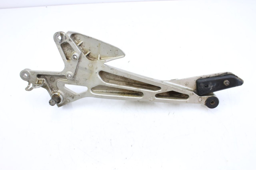 photo de PIASTRA DI SUPPORTO PEDALE ANTERIORE DESTRO HONDA CBF 500 (2004 - 2007) - Vista d'insieme del prodotto