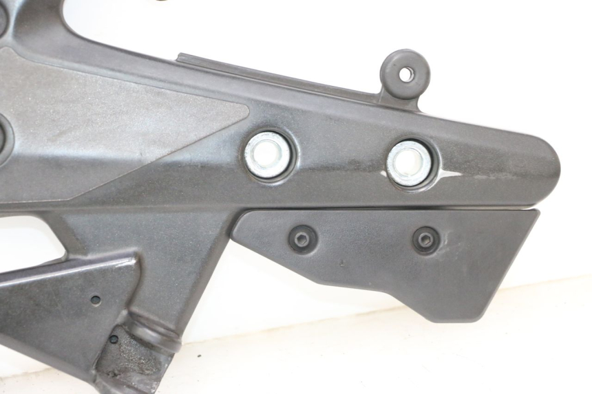 photo de PEDANA ANTERIORE DESTRA SUPPORTO KAWASAKI ER-6 ER6 F ABS 650 (2012 - 2016) - Caratteristiche distintive