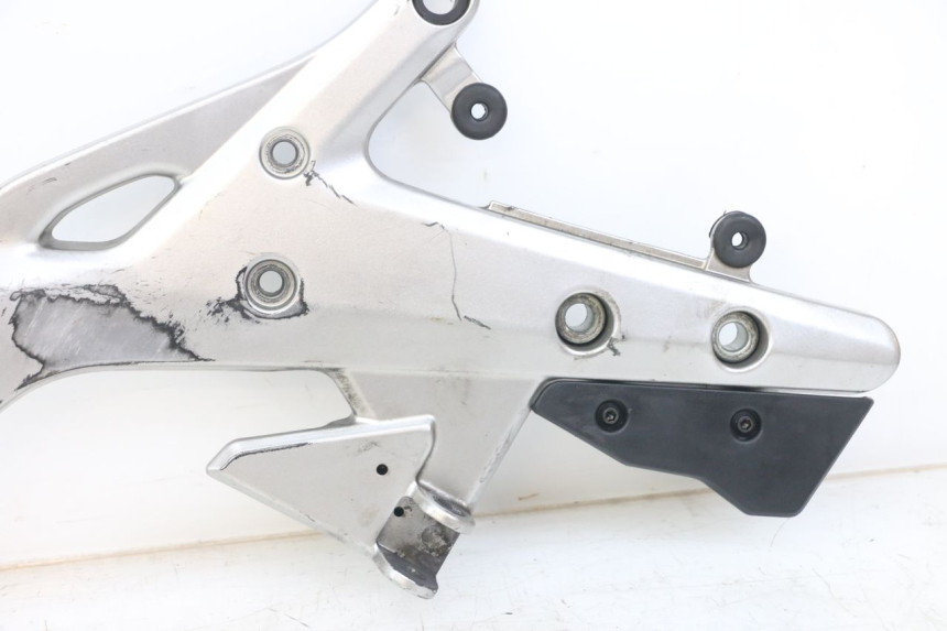 photo de PEDANA ANTERIORE DESTRA SUPPORTO KAWASAKI ER-6 ER6 N 650 (2012 - 2016) - Primo piano tecnico