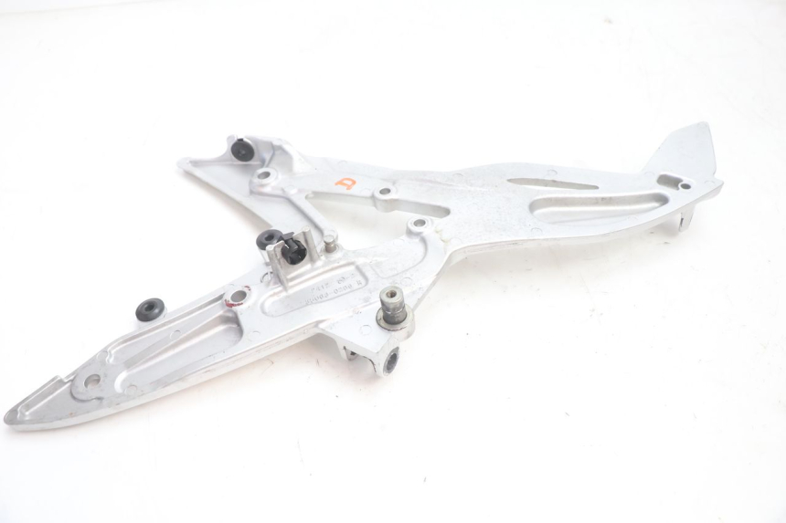 photo de PEDANA ANTERIORE DESTRA SUPPORTO KAWASAKI ER-6 ER6 N 650 (2005 - 2009) - Stato della superficie e materiale