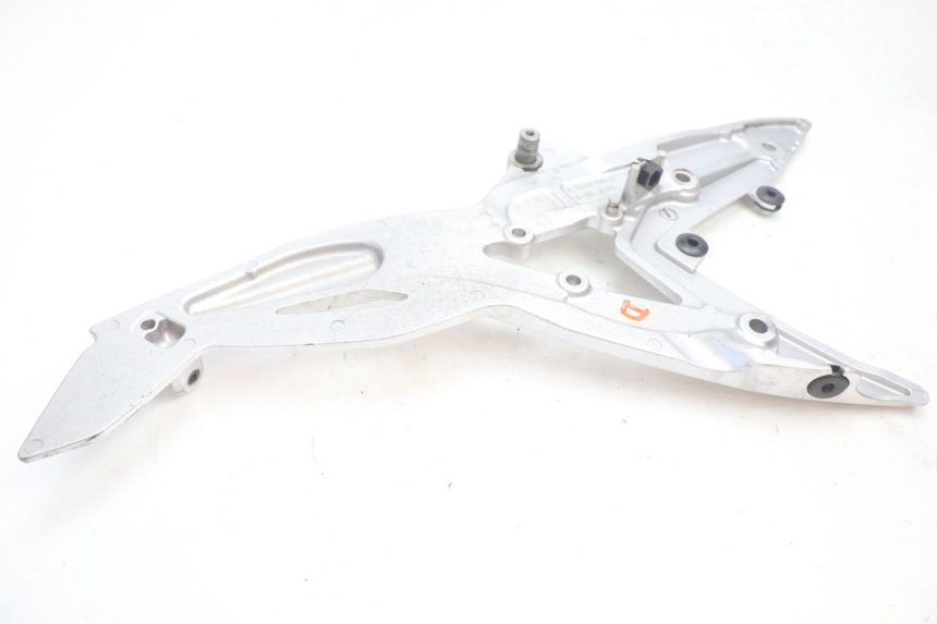photo de PEDANA ANTERIORE DESTRA SUPPORTO KAWASAKI ER-6 ER6 N 650 (2005 - 2009) - Ricambio usato controllato